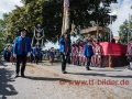 Erstmals mit Musik-Kapelle in Bad Wurzach: Die MK-Obereisenbach begleitet die Blutreitergruppe Tettnang